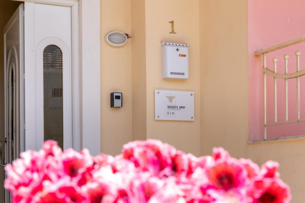 Eagle'S Nest City Apartments Aigio Extérieur photo