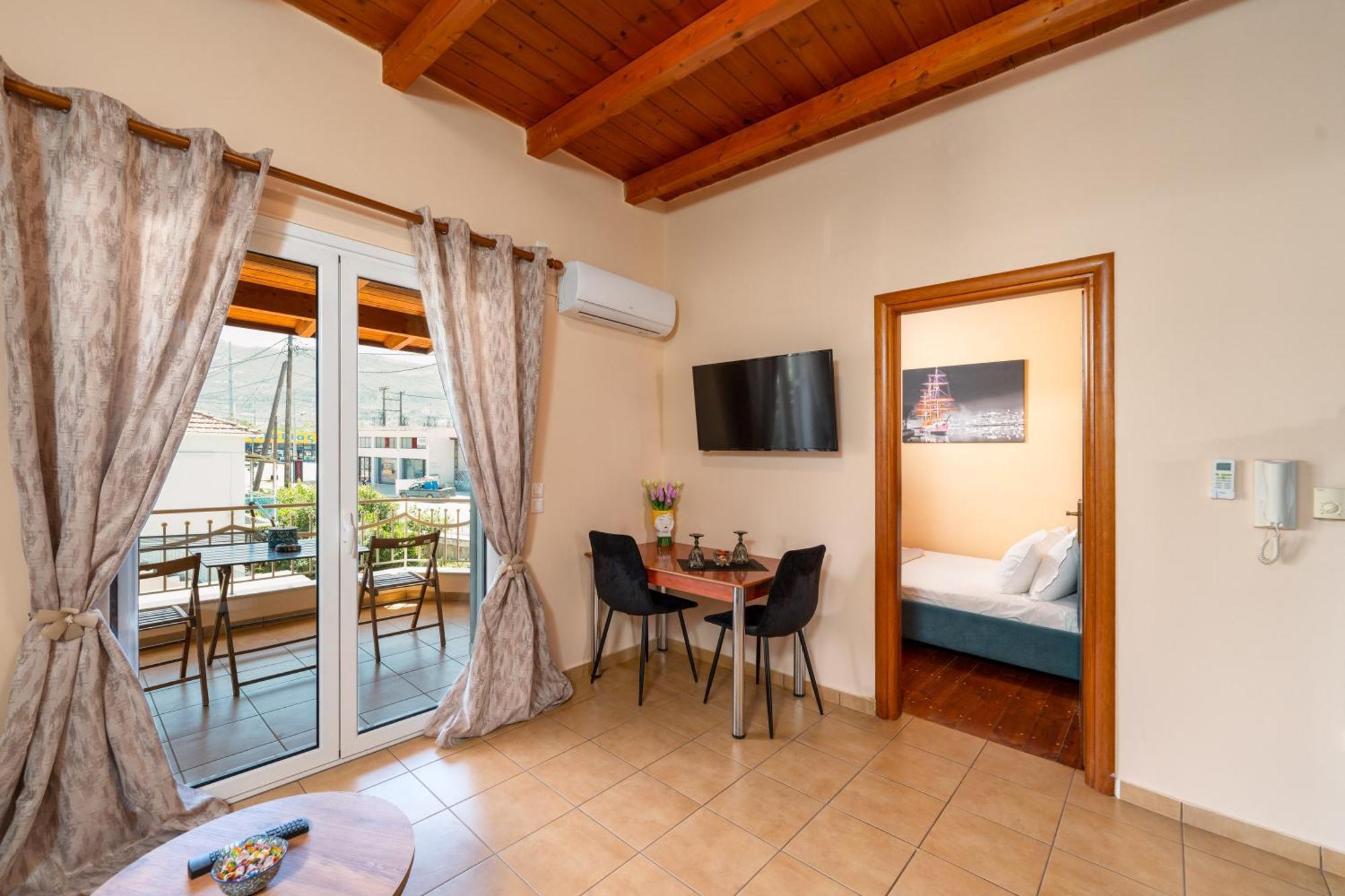 Eagle'S Nest City Apartments Aigio Extérieur photo