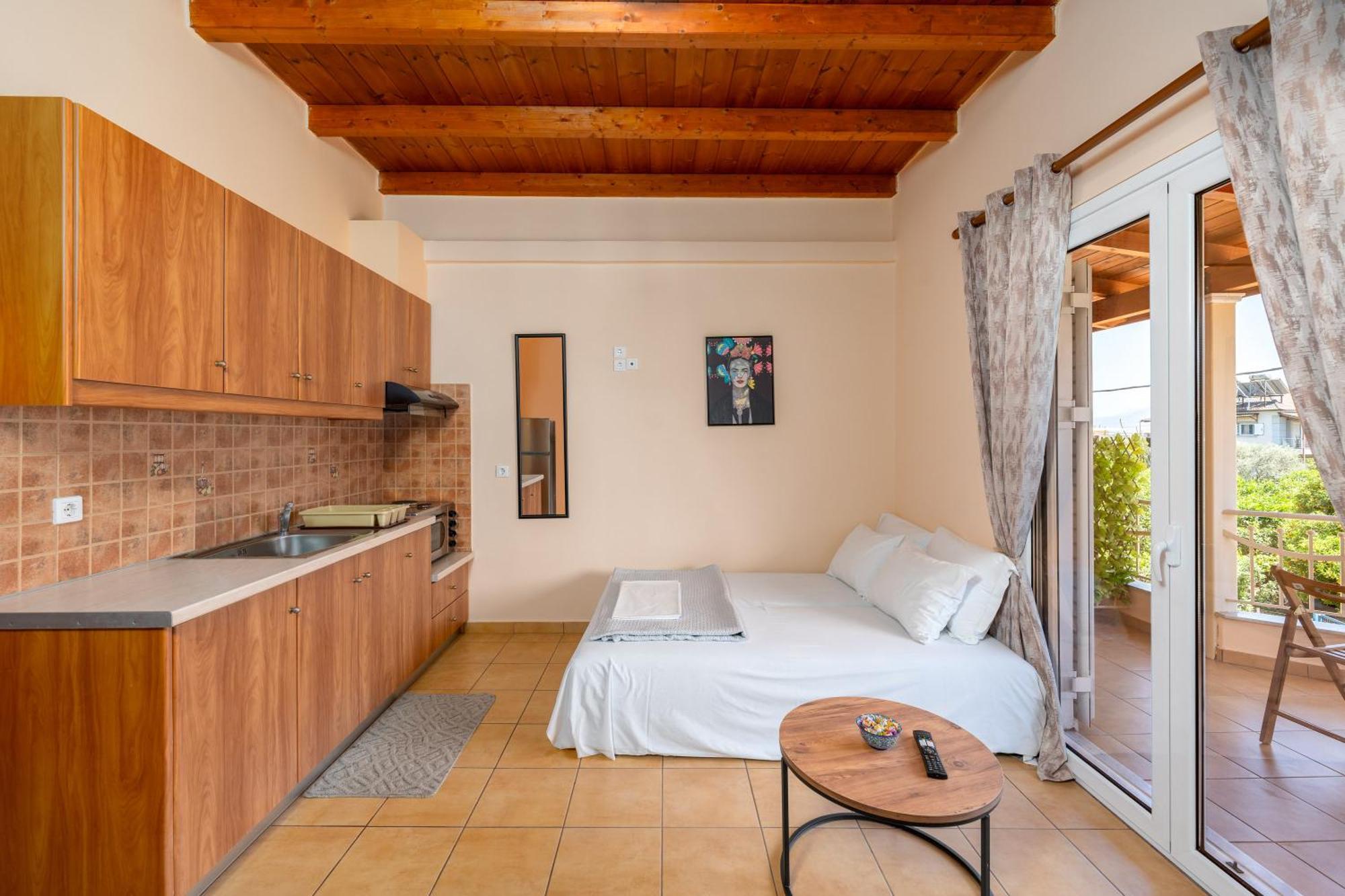 Eagle'S Nest City Apartments Aigio Extérieur photo