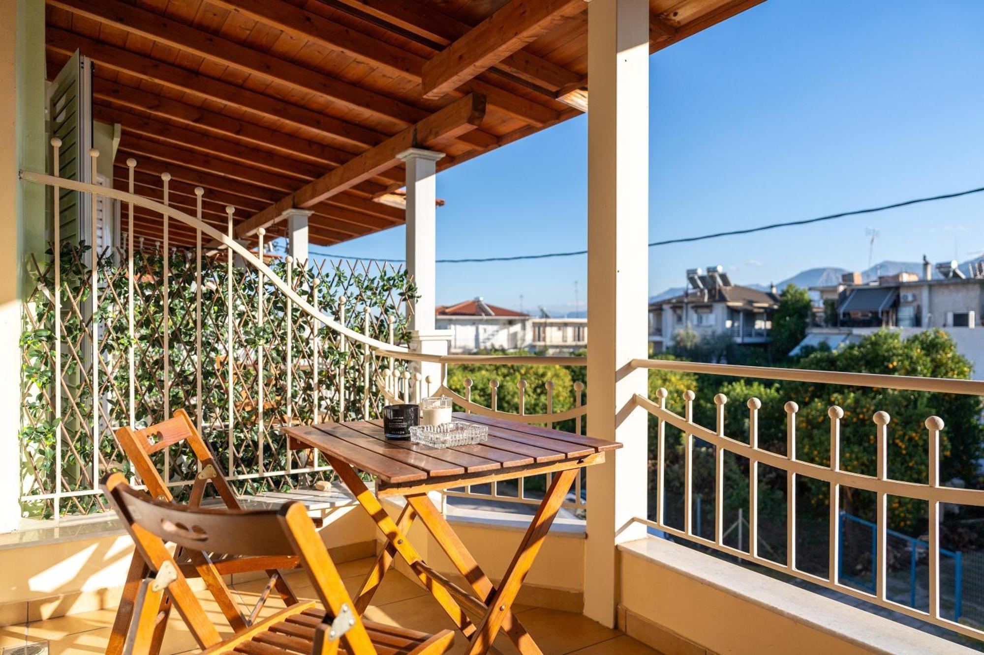 Eagle'S Nest City Apartments Aigio Extérieur photo